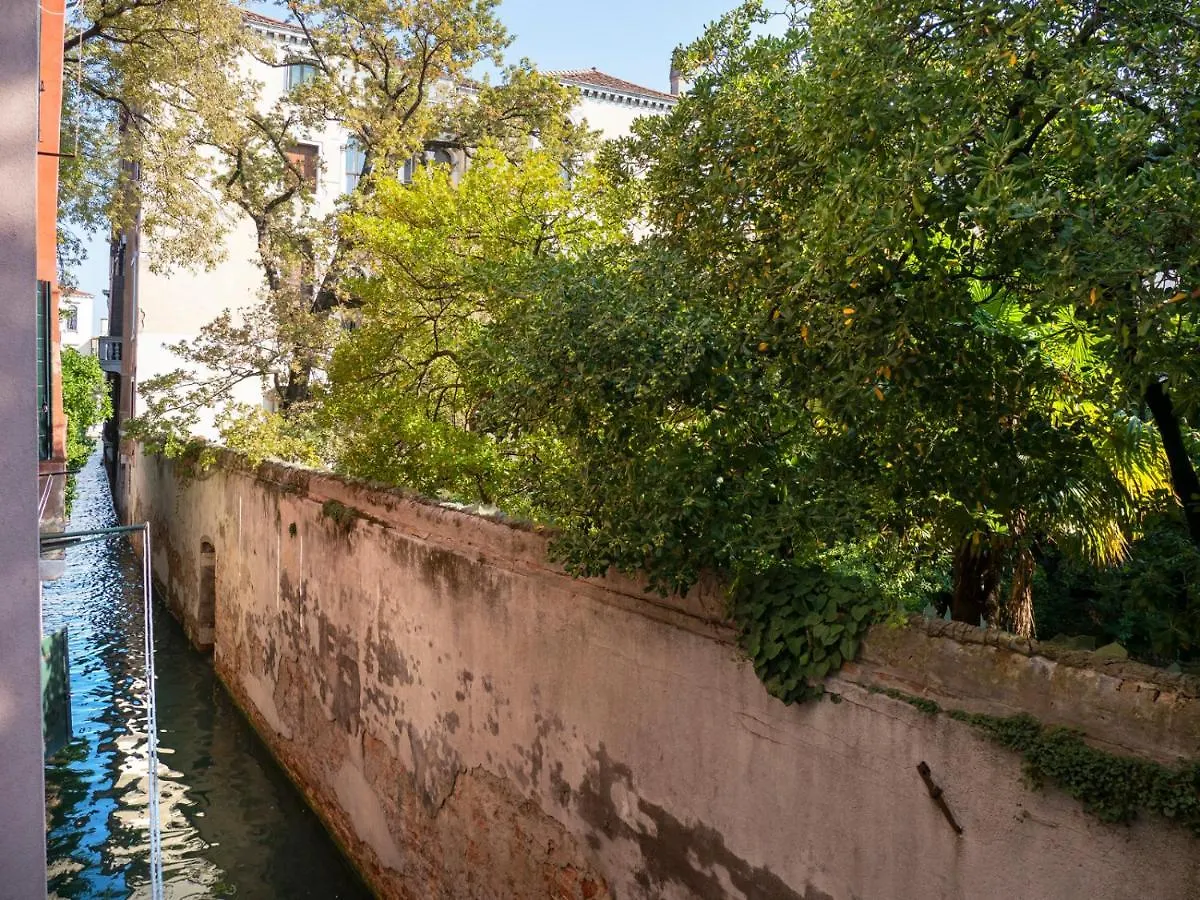 Apartment Canal Tron Venice Italy
