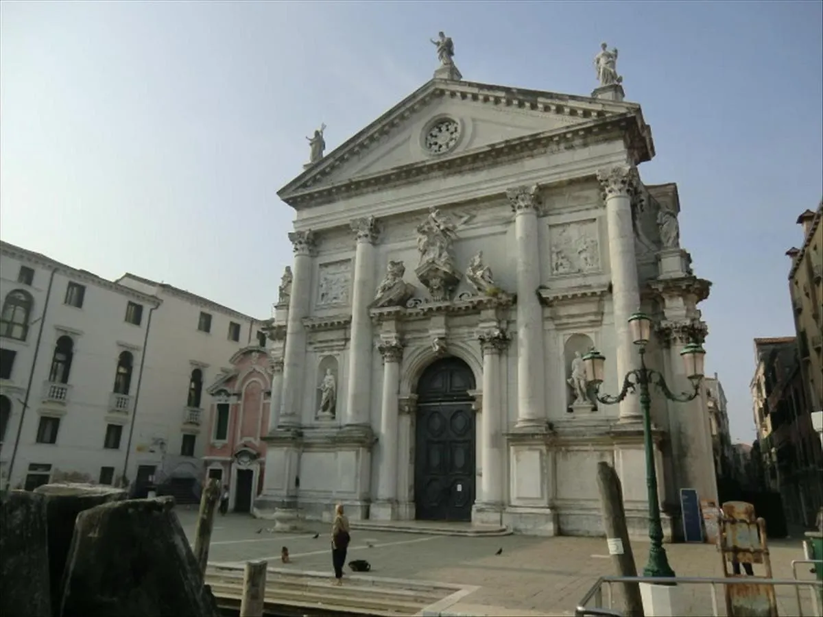 Canal Tron Venice 0*,